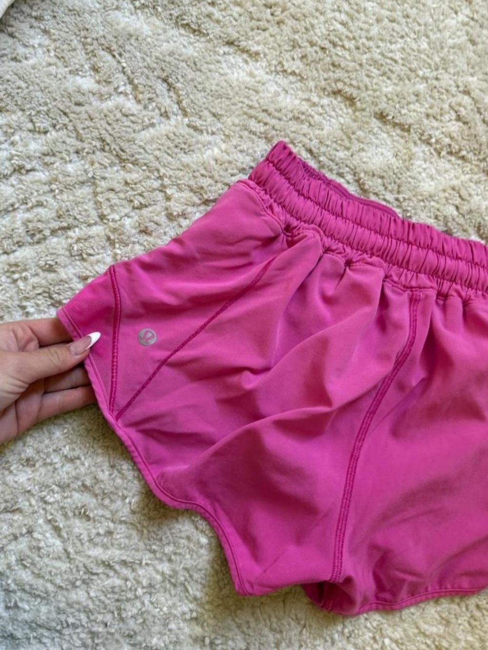 Lululemon sonic pink hotty hot LR 2.5” short